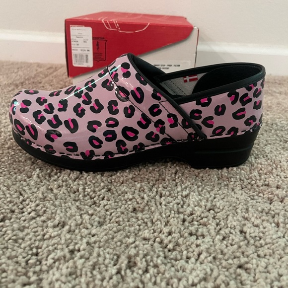 Sanita pink and black leopard print EU size 38 US size 8 - Picture 2 of 4